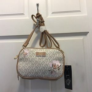 Shoulder bag with wallet